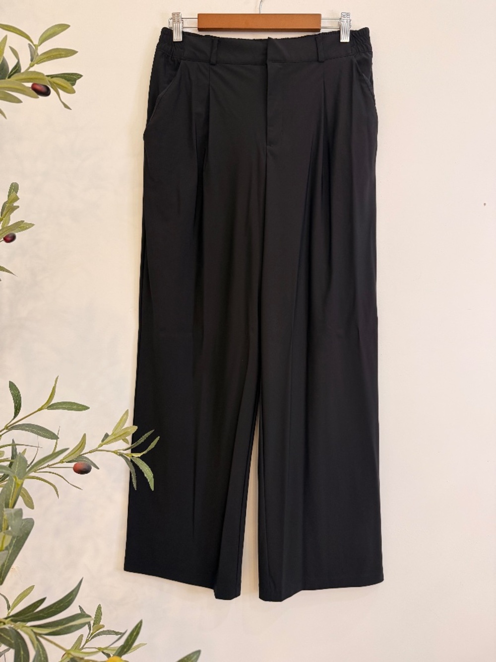 Old Navy SleekTech High Rise Wide Leg Pants Black Size M Go Dry